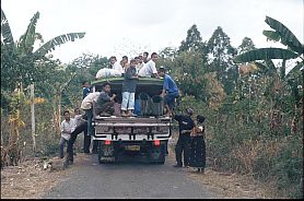 ffentlicher Transport mit Lastwagen