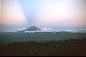 Mt. Ebulobo im Abendlicht