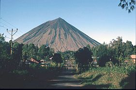 Mount Inerie auf dem Weg nach Bena