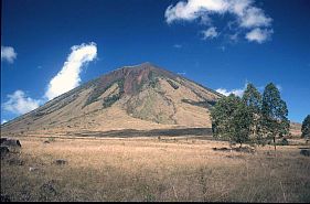 Mount Inerie auf dem Weg nach Bena