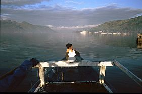 auf dem Fischerboot frhmorges in der Bucht von Kalabahi