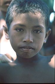 Gesicht eines Jungen aus Lamalera