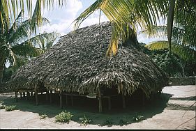 traditionelles Haus bei Kap Tongga