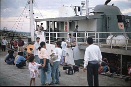 Frachter nach Sabu im Hafen von Kupang