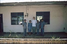 Teil des Lehrerkollegiums der Oberschule in Seba