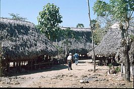 im Dorf Kuji Ratu