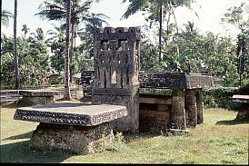 Grabstele in Pasunga