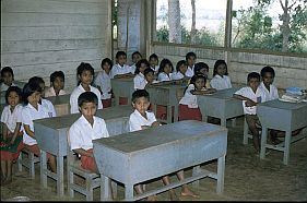 Schulklasse in Kangeli