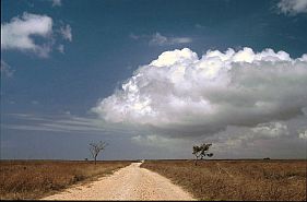 Landschaft zwischen Napu und Kadahang