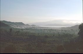 Landschaft bei Dompu im Morgengrauen