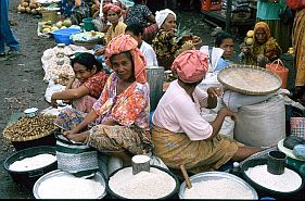 Reisverkuferinnen in Tente