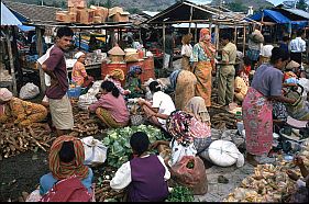 Marktstnde in Tente