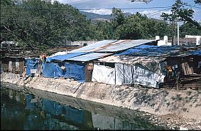 Behelfswohnungen in Dili