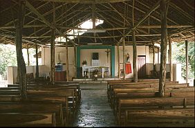Das Innere der Kirche von Suai, in der 1999 ein Blutbad angerichtet wurde