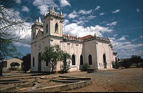 Laleia: Kirche aus der Kolonialzeit