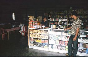 Das einzige 'Guesthouse' in Los Palos, gleichzeitig auch Restaurant und Supermarkt