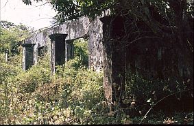 Gebäuderuinen aus portugiesischer Zeit in Iliom