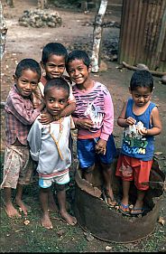 Kinder in Titi Lari