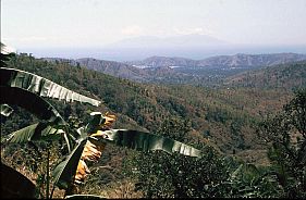 Blick Richtung Dili, im Hintergrund die Insel Alor