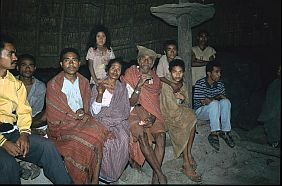 Huptlingsfamilie in Tamkesi