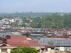 Blick auf Manokwari vom Hotel Maluku aus