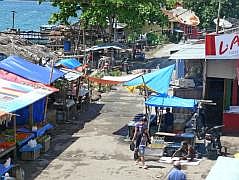 Hauptmarkt in Manokwari: Blick von der oberen Etage der Markthalle