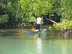 Numfor: Mit dem Boot um die ganze Insel - Lagune von Namber