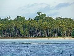 Numfor: Mit dem Boot um die ganze Insel