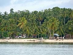 Numfor: Mit dem Boot um die ganze Insel