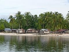 Numfor: Mit dem Boot um die ganze Insel - Manggari
