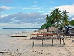 Numfor: Mit dem Boot um die ganze Insel - Manggari
