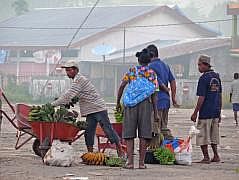 Terminal Wosi in Manokwari - Trger haben Arbeit gefunden