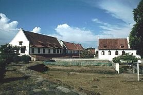 Fort Rotterdam: Zentraler Platz mit Kirche