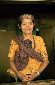 Frau in traditioneller Kleidung
