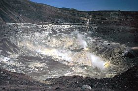 Mt. Lokon: Blick in den Krater