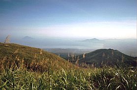 Mt. Lokon: Blick vom Gipfel auf Manado