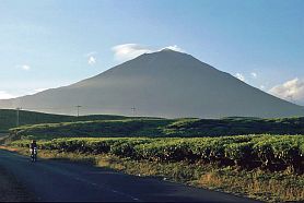 Vulkan Gunung Kerinci (3805 m)