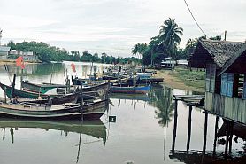 Fischerhafen bei Tanjung Peureulah
