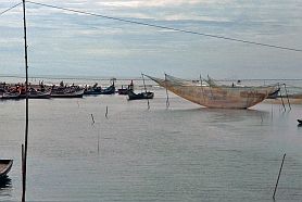 Fischerort Meureudu - Netze in der Flussmndung