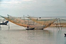 Fischerort Meureudu - Netze in der Flussmndung