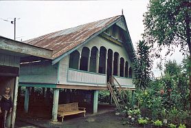 Traditionelles Haus der Gayo in Kung