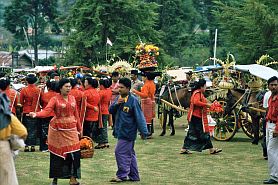 Fruchtfestival in Berastagi: Umzug