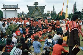 Fruchtfestival in Berastagi: Umzug