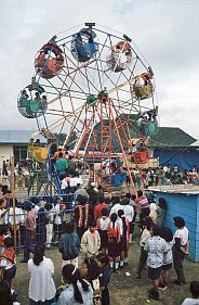 Berastagi: Frucht-Fest - Kirmes