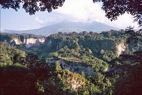 Grand Canyon von Bukittinggi (Ngarai Sianok)