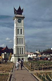 Bukittinggi: Uhrturm