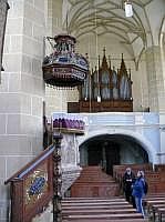 Kirchenburg Birthlm: Kanzel und Orgel