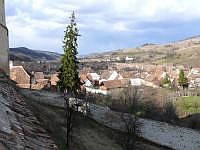 Kirchenburg Birthlm: Blick ins Dorf