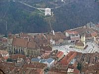 Hausberg Tmpa: Blick auf das Stadtzentrum - links Schwarze Kirche, rechts Rathaus