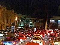 Bukarest bei Nacht